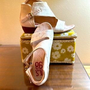 AS98 open toed sandal/bootie.